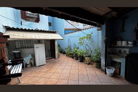 Casa à venda com 108m², 2 quartos e 2 vagasQuintal