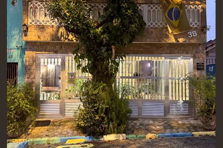Casa para alugar com 28m², 2 quartos e sem vaga Casa para alugar com 28m², 2 quartos e sem vagaFachada