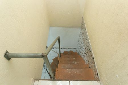 Casa para alugar com 28m², 2 quartos e sem vaga Casa para alugar com 28m², 2 quartos e sem vagaEscada