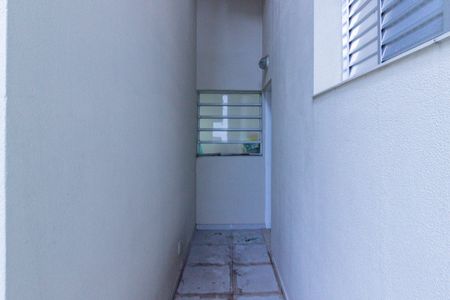 Casa de condomínio para alugar com 50m², 2 quartos e sem vaga Casa de condomínio para alugar com 50m², 2 quartos e sem vagaCorredor Externo Entrada/Saída Casa