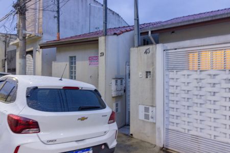 Casa de condomínio para alugar com 50m², 2 quartos e sem vaga Casa de condomínio para alugar com 50m², 2 quartos e sem vagaFachada