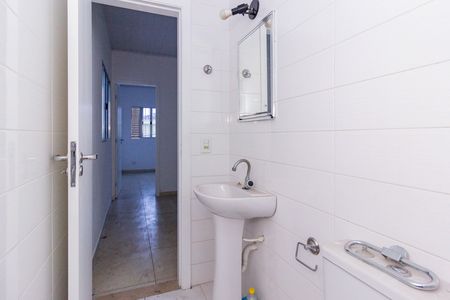 Casa de condomínio para alugar com 50m², 2 quartos e sem vaga Casa de condomínio para alugar com 50m², 2 quartos e sem vagaBanheiro