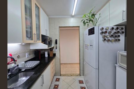Apartamento à venda com 108m², 4 quartos e 2 vagas Apartamento à venda com 108m², 4 quartos e 2 vagasCozinha