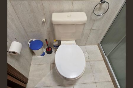 Apartamento à venda com 108m², 4 quartos e 2 vagas Apartamento à venda com 108m², 4 quartos e 2 vagasBanheiro da Suíte