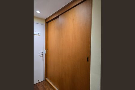 Apartamento à venda com 108m², 4 quartos e 2 vagas Apartamento à venda com 108m², 4 quartos e 2 vagasSuíte