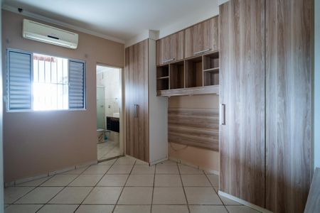 Casa para alugar com 250m², 3 quartos e 4 vagas Casa para alugar com 250m², 3 quartos e 4 vagasSuíte
