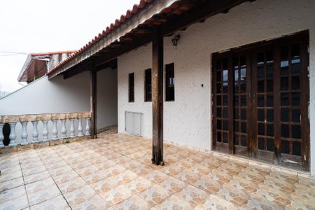 Casa para alugar com 250m², 3 quartos e 4 vagas Casa para alugar com 250m², 3 quartos e 4 vagasQuintal
