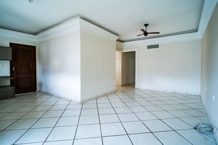 Casa para alugar com 250m², 3 quartos e 4 vagas Casa para alugar com 250m², 3 quartos e 4 vagasSala