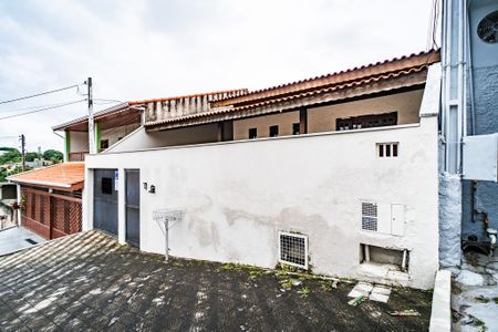 Casa para alugar com 250m², 3 quartos e 4 vagas Casa para alugar com 250m², 3 quartos e 4 vagasFachada