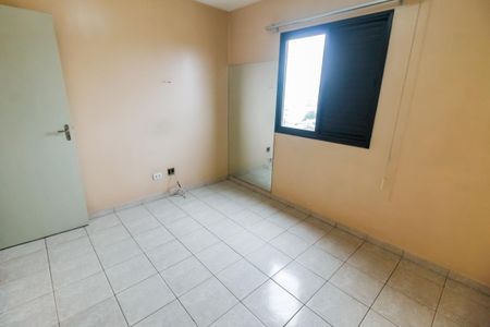 Quarto 1 de apartamento para alugar com 2 quartos, 68m² em Jardim Henriqueta, Taboão da Serra