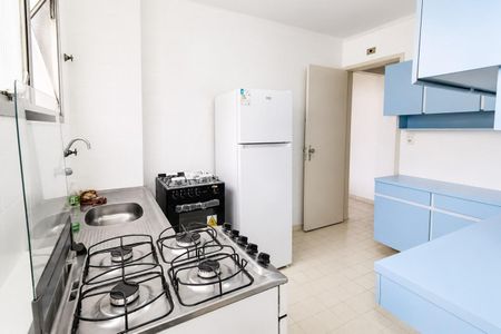 Cozinha de apartamento para alugar com 1 quarto, 47m² em Bela Vista, São Paulo