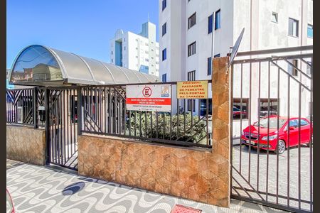 Apartamento à venda com 48m², 2 quartos e 1 vaga Apartamento à venda com 48m², 2 quartos e 1 vagaFachada
