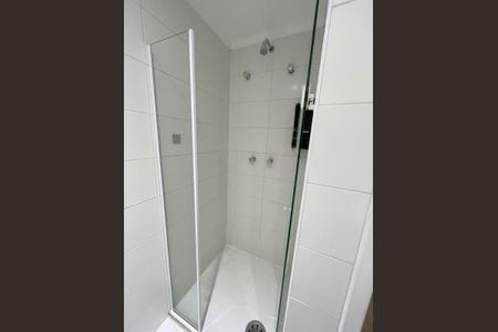 Banheiro de apartamento para alugar com 1 quarto, 45m² em Santo Amaro, São Paulo