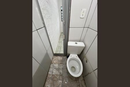 banheiro de kitnet/studio para alugar com 1 quarto, 11m² em Santo Andre, Belo Horizonte