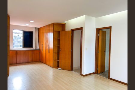 Apartamento para alugar com 364m², 4 quartos e 4 vagas