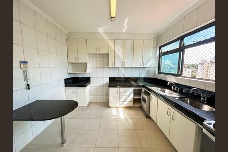Apartamento para alugar com 364m², 4 quartos e 4 vagas