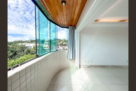 Apartamento para alugar com 364m², 4 quartos e 4 vagas