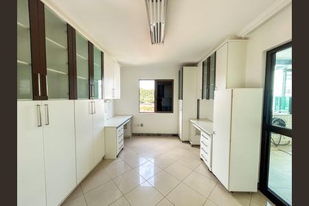 Apartamento para alugar com 364m², 4 quartos e 4 vagas