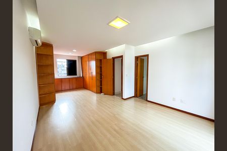 Apartamento para alugar com 364m², 4 quartos e 4 vagas