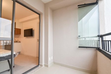 Studio para alugar com 32m², 1 quarto e sem vaga Studio para alugar com 32m², 1 quarto e sem vagaVaranda