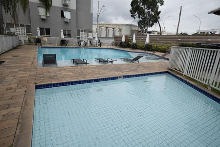 Apartamento à venda com 50m², 2 quartos e 1 vaga Apartamento à venda com 50m², 2 quartos e 1 vagaÁrea comum - Piscina