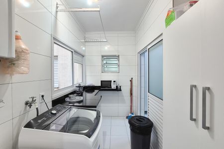 Apartamento à venda com 130m², 4 quartos e 3 vagas Apartamento à venda com 130m², 4 quartos e 3 vagasÁrea de Serviço
