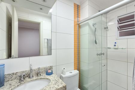 Apartamento à venda com 130m², 4 quartos e 3 vagas Apartamento à venda com 130m², 4 quartos e 3 vagasBanheiro da Suíte 1