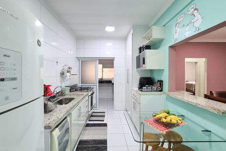 Apartamento à venda com 130m², 4 quartos e 3 vagas Apartamento à venda com 130m², 4 quartos e 3 vagasCozinha