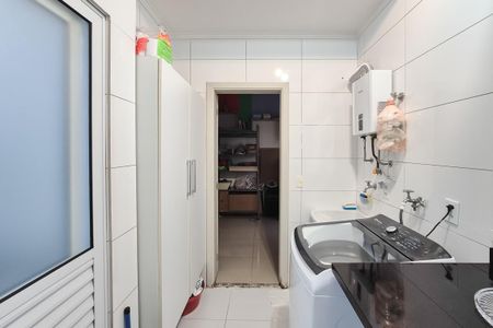 Apartamento à venda com 130m², 4 quartos e 3 vagas Apartamento à venda com 130m², 4 quartos e 3 vagasÁrea de Serviço