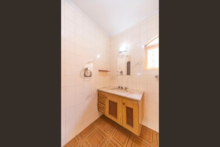 Casa para alugar com 168m², 3 quartos e 3 vagas Casa para alugar com 168m², 3 quartos e 3 vagasBanheiro Social
