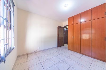 Casa para alugar com 168m², 3 quartos e 3 vagas Casa para alugar com 168m², 3 quartos e 3 vagasQuarto 1