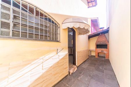 Casa para alugar com 168m², 3 quartos e 3 vagas Casa para alugar com 168m², 3 quartos e 3 vagasQuintal Fundos