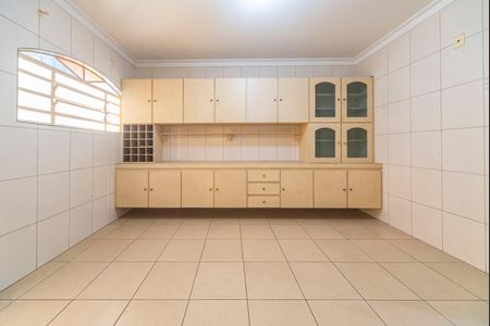 Casa para alugar com 168m², 3 quartos e 3 vagas Casa para alugar com 168m², 3 quartos e 3 vagasCopa