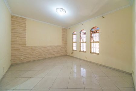 Casa para alugar com 168m², 3 quartos e 3 vagas Casa para alugar com 168m², 3 quartos e 3 vagasSala