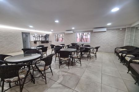 Apartamento para alugar com 50m², 2 quartos e 1 vaga Apartamento para alugar com 50m², 2 quartos e 1 vagaÁrea comum - Salão de festas