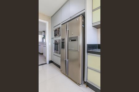 Apartamento para alugar com 3 quartos, 260m² em Alphaville Empresarial, Barueri