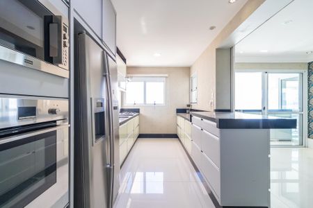 Apartamento para alugar com 3 quartos, 260m² em Alphaville Empresarial, Barueri