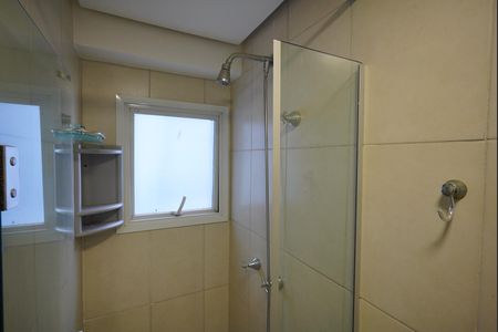 Banheiro da Suíte de apartamento para alugar com 3 quartos, 76m² em Cristal, Porto Alegre