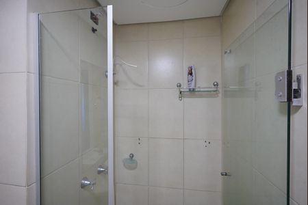 Apartamento para alugar com 76m², 3 quartos e 2 vagas Apartamento para alugar com 76m², 3 quartos e 2 vagasBanheiro corredor