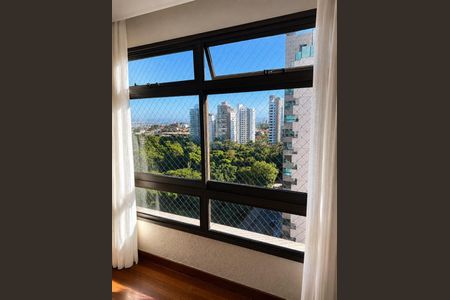Apartamento à venda com 143m², 4 quartos e 2 vagas Apartamento à venda com 143m², 4 quartos e 2 vagasVista