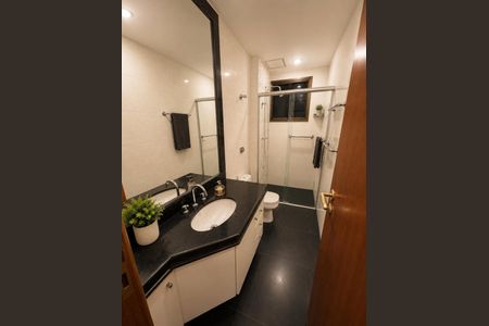 Banheiro de apartamento para alugar com 4 quartos, 143m² em Belvedere, Belo Horizonte