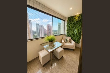 Apartamento à venda com 143m², 4 quartos e 2 vagas Apartamento à venda com 143m², 4 quartos e 2 vagasVaranda