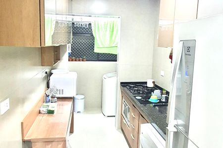 Cozinha de apartamento à venda com 2 quartos, 48m² em Vila Araguaia, São Paulo
