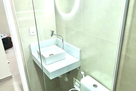 Banheiro de apartamento à venda com 2 quartos, 48m² em Vila Araguaia, São Paulo