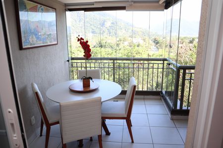 Apartamento à venda com 81m², 3 quartos e 1 vagaVARANDA