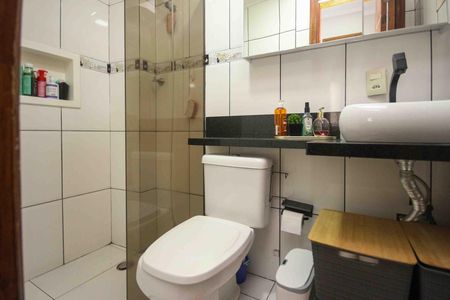 Apartamento à venda com 56m², 2 quartos e 1 vaga Apartamento à venda com 56m², 2 quartos e 1 vagaBanheiro