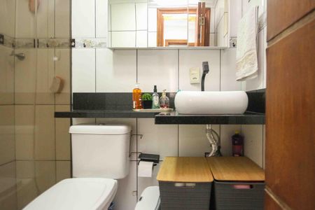 Apartamento à venda com 56m², 2 quartos e 1 vaga Apartamento à venda com 56m², 2 quartos e 1 vagaBanheiro