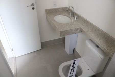 Apartamento à venda com 188m², 4 quartos e 2 vagasBanheiro 1