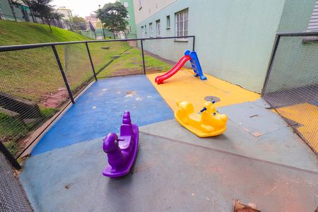 Apartamento à venda com 49m², 2 quartos e sem vagaÁrea comum - Playground