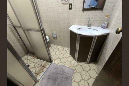 Casa à venda com 200m², 2 quartos e 1 vaga Casa à venda com 200m², 2 quartos e 1 vagaBanheiro